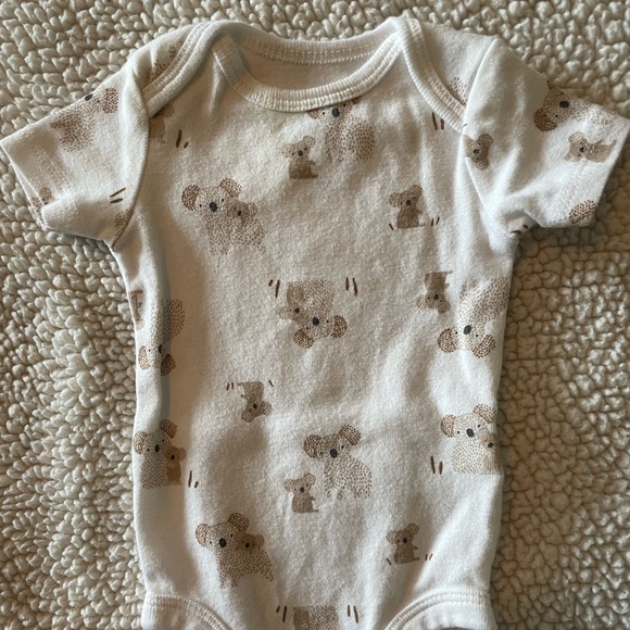 3 newborn boy onesies - Picture 5 of 7